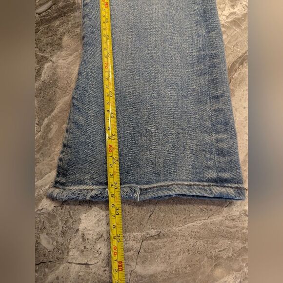 Express Mid Rise Medium Wash Skyscraper Stretch Jeans sz 8 long Slight Kick Hem - Picture 14 of 15